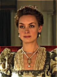 i love them both btw it’s just an edit ||ib:@1516.m #reign #adelaidekane  #marystuart #reignfrary #actress #actress #foryou #tvshow #maryqueenofscots  #editor #fy