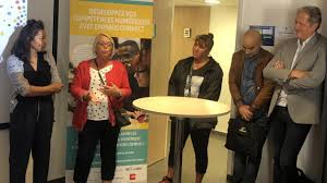 La rémunération formation pôle emploi (rfpe) permet au demandeur d'emploi. Region Pole Emploi Et Emmaus Connect Renforcent Leur Programme De Formation Au Numerique