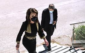 Με την πολυσέλιδη αγωγή της, η γιάννα αγγελοπούλου αξιώνει 800.000 ευρώ από τους τρεις υγ1: 8essalonikh Se Gnwsto Kafe Oyzeri Me Gynaikes Ths Polhs H Gianna Aggelopoyloy Typosthes