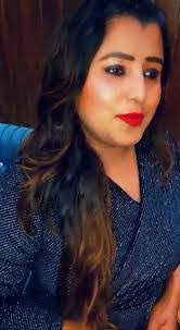 Asha Roy's Instagram, Twitter & Facebook