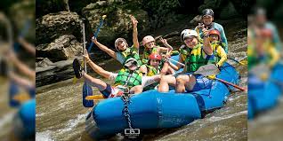 San gil es la capital turística de santander debido a la gran importancia que tiene a nivel turístico, especialmente por ser clasificado como uno de los mejores destinos de colombia para disfrutar del turismo de naturaleza y sobre todo, para practicar deportes extremos.la geografía de san gil es idónea para la realización y disfrute de actividades extremas desde tierra, agua y aire. Rafting Fonce San Gil Extremo