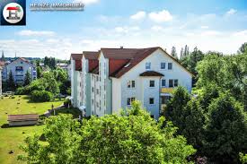 Strahlend blauer himmel, ein paar wölkchen zur zierde und darunter, in frischem. Wohnungen Zur Miete Heinze Immobilien Effizient Und Sicher Verkaufen