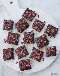 Stevia extract, xylitol, almond butter, cinnamon, salt, vanilla extract and 1 more. 19 Vegan Desserts For Holiday Parties Purewow