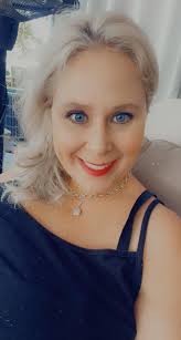 I'd like to thank Courtney McCurdy for being an awesome person. I had a few  general liability insurance questions earlier today and Courtney cheerfully  called me back and answered all of my