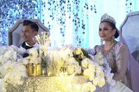 Comment and share your favourite lyrics. Foto Bagai Bulan Di Pagar Bintang Sekitar Majlis Persand1ngan Elly Mazlein Sungguh Mer1ah Diari