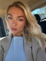 Danielle Riley (@danielle.bernadette.riley) • Instagram photos and videos