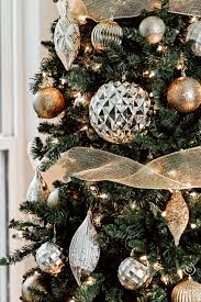 Best Tips For Decorating Your Christmas Tree Every Time Step By Step Christmas Tree Decorating Themes Christmas Tree Care Christmas Tree Ornaments