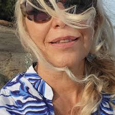 NOVITÀ! La praticità di un fondotinta compatto unito alla leggerezza di un  fondotinta fluido. Arricchito con olio di Babassu per donare confort alla  pelle. Scoprite il nuovo Fondotinta Cushion di Yves Rocher! >