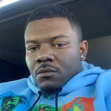 Brian Henschel's Instagram, Twitter & Facebook