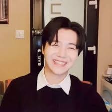 Luis Richter's Instagram, Twitter & Facebook