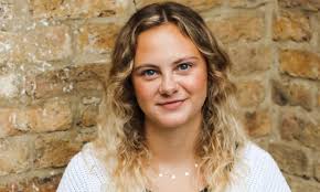 Adele Reeves's Instagram, Twitter & Facebook