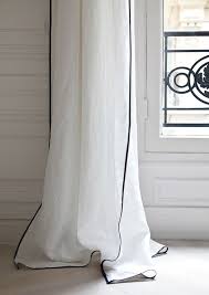 Le tissu occultant m1 présente un effet satin pour un rendu soyeux. Quand On Cherche A Habiller Une Fenetre Il Est Important De Bien Choisir Ses Rideaux Mais Aussi De Veiller A Ce Qu 39 Rideaux Rideaux De Maison Rideaux Lin