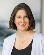 Paula Seaman's Instagram, Twitter & Facebook