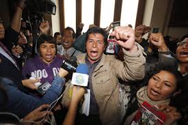 Pedro castillo's supporters took to the streets in the capital, lima. Castillo Asegura Que Si Gana Las Elecciones En Peru Sera Respetuoso Con La Constitucion Hasta Que El Pueblo Decida