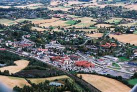 The administrative centre of the municipality is the village of jaren. Fra Tettsted Til Smaby Pa Landet Norsk Kommunalteknisk Forening