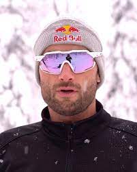 Petter northug er ferdig med å kjempe om gull i skisporet, men nå gjør han som mange idrettsutøvere har gjort før ham: Facebook