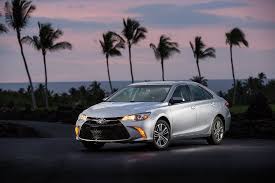 Detailed features and specs for the used 2016 toyota camry sedan including fuel economy, transmission, warranty, engine type, cylinders, drivetrain and more. 2016 Toyota Camry Se Special Edition Review