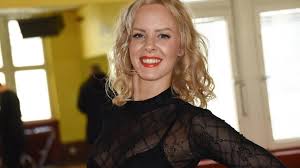 74,020 likes · 4,391 talking about this. Isabel Edvardsson Im Baby Interview Anfangs Hat Es Nicht Geklappt