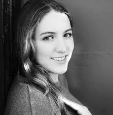 Leanna Heath's Instagram, Twitter & Facebook