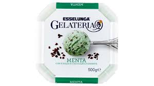 Il gelato è uno degli alimenti preferiti dagli italiani tanto che, secondo un sondaggio commissionato all'eurisko dall'igi (l'istituto del gelato italiano), piace al 95% della popolazione. Esselunga Gelateria Menta Con Scaglie Di Cioccolato Surgelati E Gelati Spesa Online A Casa Confronta Le Offerte Di Spesa A Domicilio Esselunga Miaspesa It