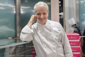 Galleria iginio massari, alta pasticceria, questo è il nome del nuovo locale che iginio massari ha deciso di aprire a torino. Iginio Massari Sbarca A Torino Ecco La Sua Pasticceria Con Un Nuovo Dolce Speciale Per La Citta Reporter Gourmet