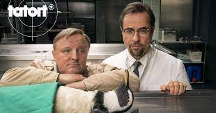 Kindersegen angekündigt | baby kommt! Schlangengrube Tatort Ard Das Erste