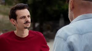 Quando il padre rimane vittima di un grave incidente, fabio è costretto a prendere in mano le redini della sua azienda. Il Vegetale Trailer Ufficiale Youtube