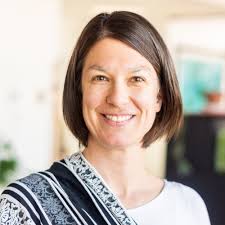 A dedicated team to help you go further