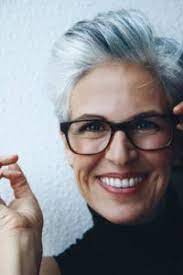 Hairstyles For 50 Year Old Woman With Glasses Grey Hair And Glasses Short Grey Hair Reverse Gray Hair