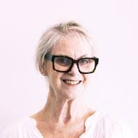 Kaye Nolan's Instagram, Twitter & Facebook