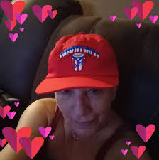 Este domingo en nuestro spot de Trujillo Alto al fin tendremos disponibles  las damas de noche roja y también la dama de Día roja! Están recién  enraizadas y las tendremos para 20$