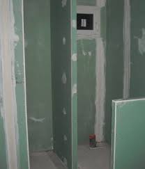 La dimension du faux plafond implique des efforts ainsi qu'un. Placo Hydrofuge Ou Placomarine Cout Moyen Et Prix De La Pose Au M2