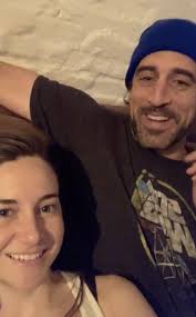 Shailene woodley and aaron rodgers split and called off their engagement, multiple sources exclusively tell in touch. Aaron Rodgers Professes His Love For Shailene Woodley After Breakup E Online
