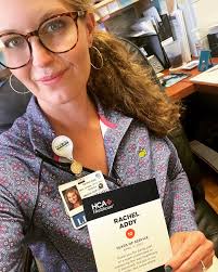 I received my 10 years of service pin today 🙌 🏥