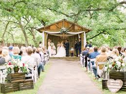 Texas Wedding Venues On A Budget Austin Dallas Houston Affordable In 2020 Wedding Venues Texas Wedding Venues Ranch Wedding Venue