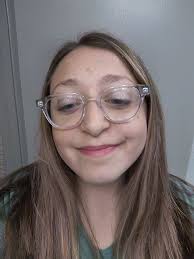 Hi! My name is Muskan I'm 22 from Chicago moving to Austin! I'm looking for  a roommate or a one bed/studio apartment. Im open to location but would  like to be close