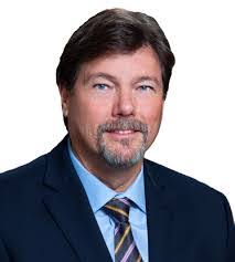 Robert Lear's Instagram, Twitter & Facebook