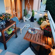 This dining patio designed by heather hilliard is ideal for outdoor celebrations while that canopied daybed beyond is great for casual lounging—not to mention, it adds tons of intrigue to the lawn, which would otherwise be an empty space. Apartment Balcony Design Ideas 2021 All Shapes Sizes Decombo