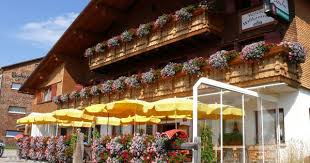 Hostinec S Kvetinami Je Prijemny New Vorarlbersky Denik Gasthaus Landschaftsbilder Und Garten