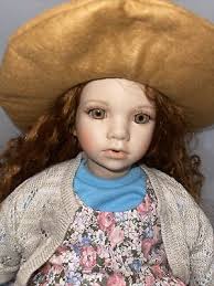 Linda Steele 14” Seated Porcelain Crying Doll Tara LE 430/2000 With Crate