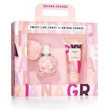 This floral fruity gourmand fragrance has a blend of blackberry, bergamot, pear, black currant, whipped cream, marshmallow, jasmine, frangipani, honeysuckle, vanilla, and cashmere wood. Ariana Grande Perfume Sweet Like Candy Set Ariana Grande Songs