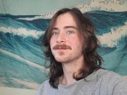 Elise Phipps's Instagram, Twitter & Facebook