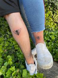 Matching Jack Daniel's Honey bee tattoos by Kelsey Wallace at Truth &  Triumph in Dayton, OH : r/tattoos