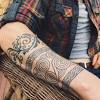 Celtic knots (aka mystic knot, endless knot) work really well as a tattoo design or part of a tattoo. Https Encrypted Tbn0 Gstatic Com Images Q Tbn And9gcq Zhhnr0e2 Xt Gl9cnlxoh1xtfxqow2ogun1gnakqyptrv V6 Usqp Cau