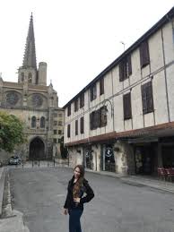 In der küche bezeichnet mirepoix eine röstgemüsemischung aus gleichmäßig in würfel geschnittenem wurzelgemüse, wie karotten, echtem sellerie und wurzelpetersilie. Mirepoix Cathedral Bewertungen Und Fotos