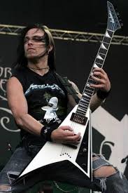 В конце 2012 noize mc заявили о выпуске двух альбомов в 2013 году: Otvety Mail Ru Kto Samyj Krasivyj Rok Muzykant Ili Metallist