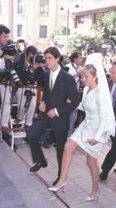 Belén esteban vestida novia en 'sálvame'. La Vida De Belen Esteban En 45 Imagenes