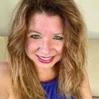 Lori Kane's Instagram, Twitter & Facebook