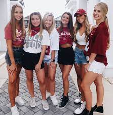When you're going to travel, import outfits from the closet to the packing list and take it with you. 82 Game Day Outfit Ideas In 2021 Gameday Outfit College Outfits College Game Days