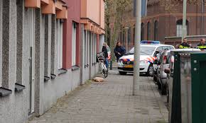 Twee huizen boven de woning waar brand uitbrak zijn ontruimd. 26 April Slachtoffer Overleden Na Zware Mishandeling Wouwermanstraat Den Haag District8 Net